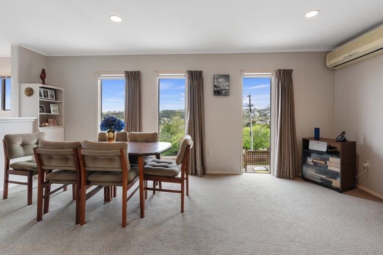 Photo of property in 1/573 Beach Road, Murrays Bay, Auckland, 0630