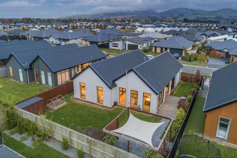 Photo of property in 21 Meyer Crescent, Halswell, Christchurch, 8025