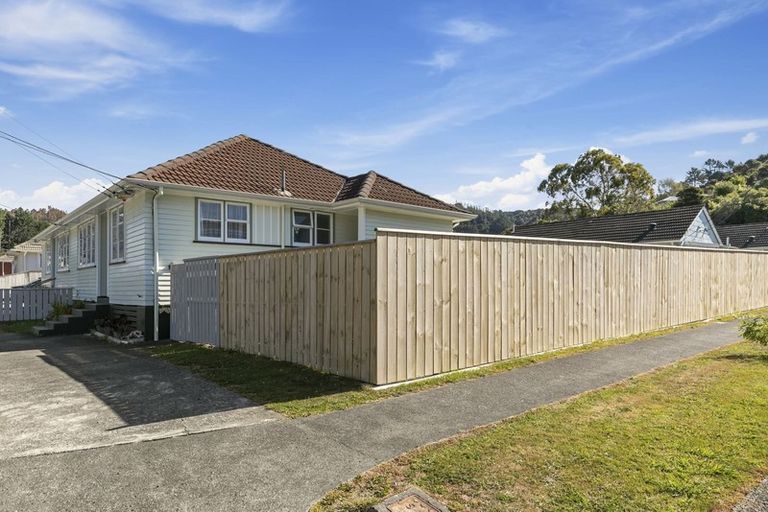 Photo of property in 310 George Street, Stokes Valley, Lower Hutt, 5019