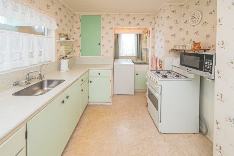 Photo of property in 35 Abbot Street, Gonville, Whanganui, 4501