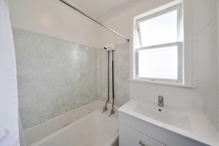 Photo of property in 2/28 Union Street, Papakura, 2110