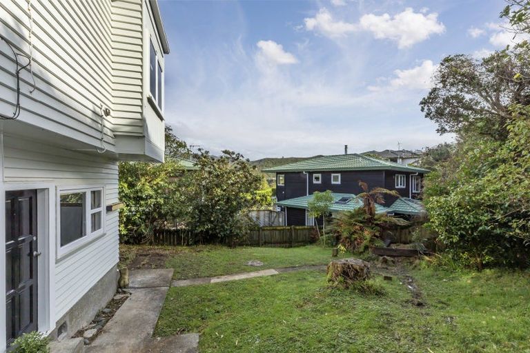 Photo of property in 142 The Ridgeway, Mornington, Wellington, 6021