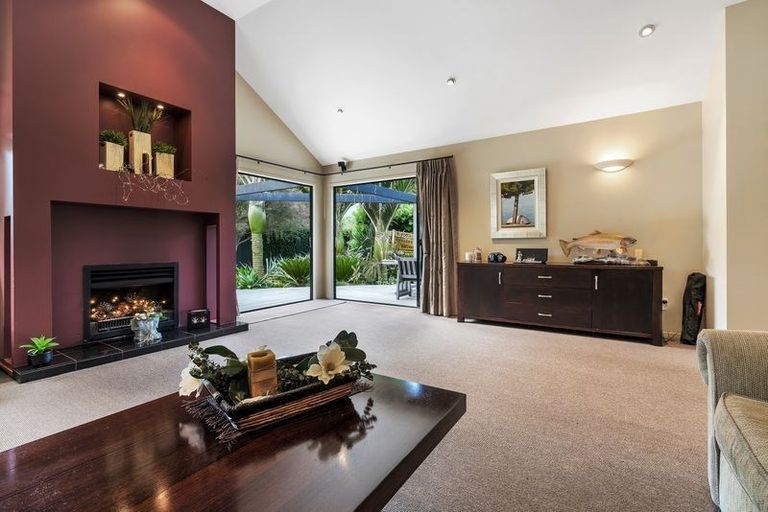 Photo of property in 124 Kilkenny Drive, East Tamaki Heights, Auckland, 2016