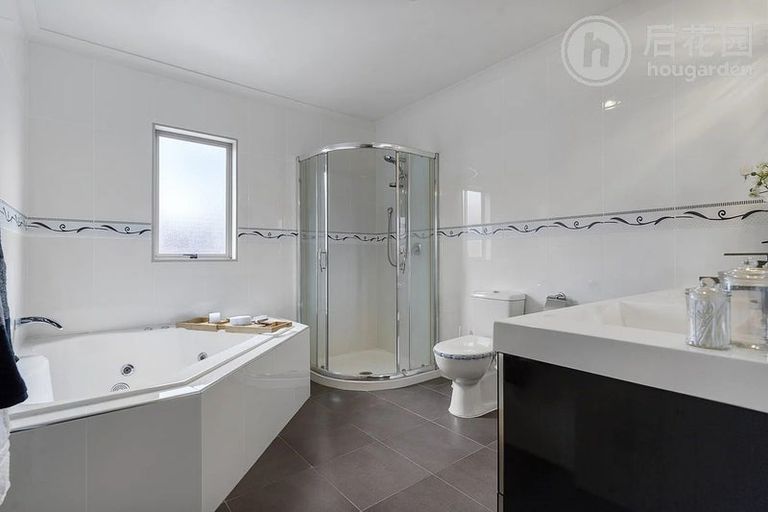 Photo of property in 17 Miromiro Street, Greenhithe, Auckland, 0632