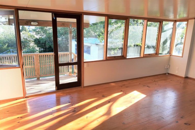 Photo of property in 41 Awaroa Road, Sunnyvale, Auckland, 0612