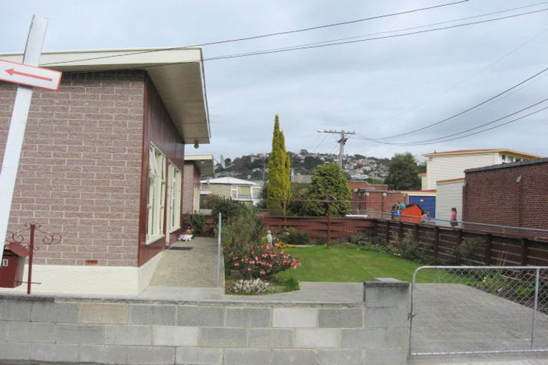 Photo of property in 1 Josephine Street, Caversham, Dunedin, 9012