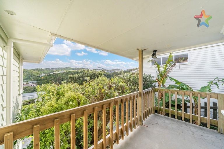 Photo of property in 102 Dowse Drive, Maungaraki, Lower Hutt, 5010