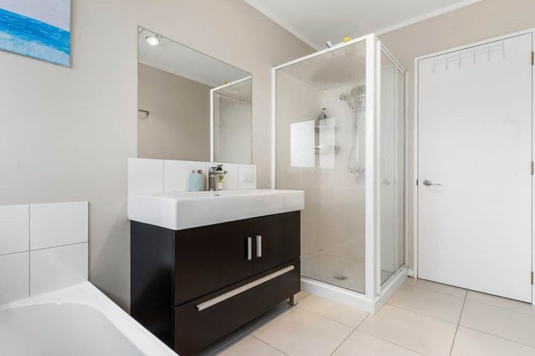 Photo of property in 58a Tironui Road, Takanini, 2112