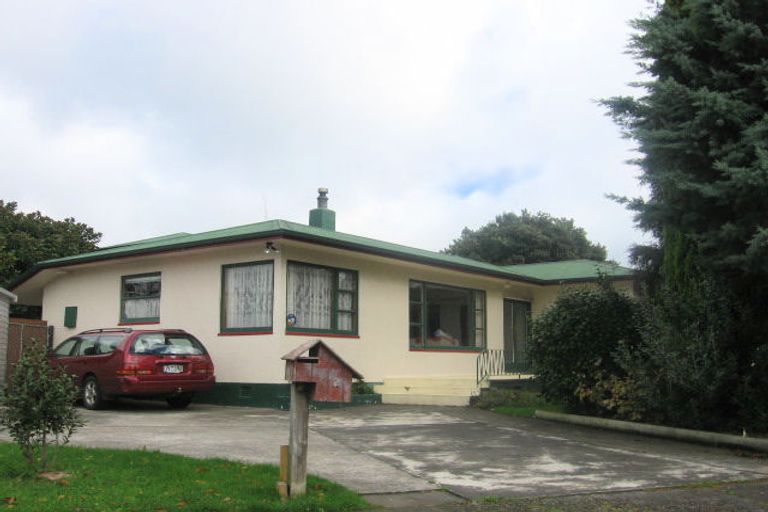 Photo of property in 2 Gloucester Street, Takaro, Palmerston North, 4412