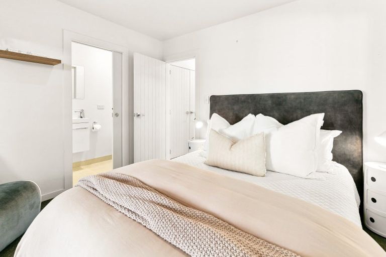 Photo of property in 8b Lyall Parade, Lyall Bay, Wellington, 6022