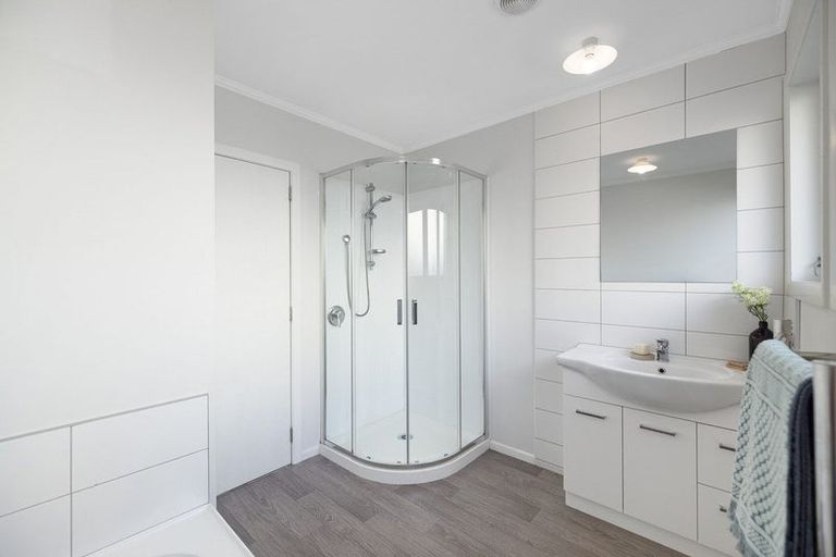 Photo of property in 8a Queen Road, Bellevue, Tauranga, 3110