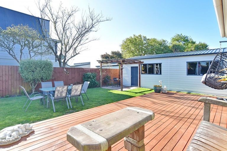 Photo of property in 10b Karlaw Place, Parklands, Christchurch, 8083