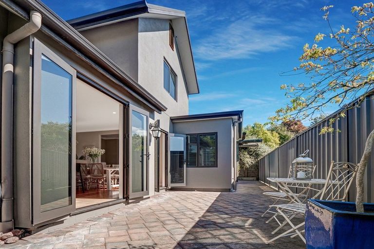 Photo of property in 5b Te Mata Peak Road, Havelock North, 4130