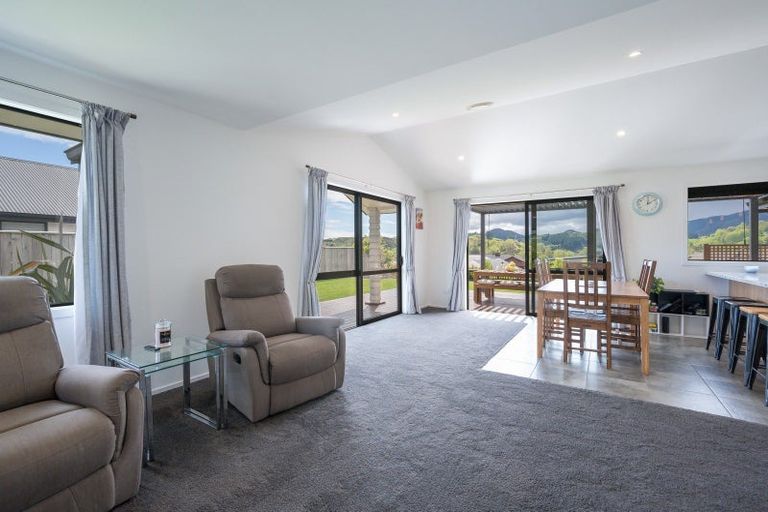 Photo of property in 8 Huntaway Close, Stoke, Nelson, 7011