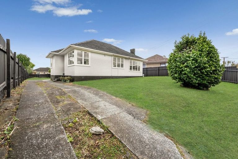 Photo of property in 18 Crown Crescent, Otara, Auckland, 2023