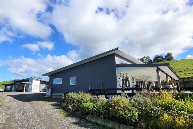 Photo of property in 143e Smith Road, Dannevirke, 4978