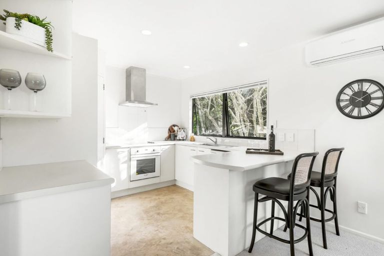Photo of property in 2/100a Verran Road, Birkdale, Auckland, 0626