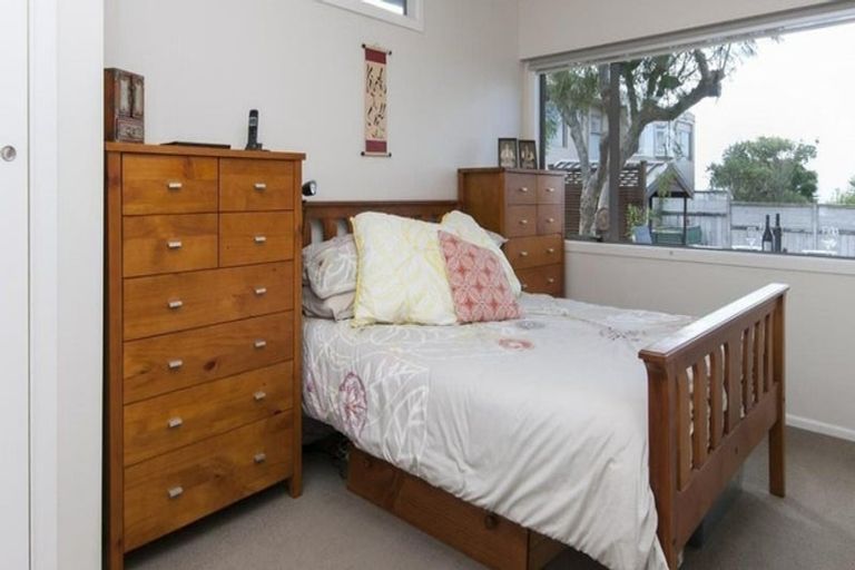 Photo of property in 1/124 Bucklands Beach Road, Bucklands Beach, Auckland, 2012