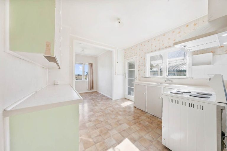 Photo of property in 1/44 View Road, Henderson, Auckland, 0612