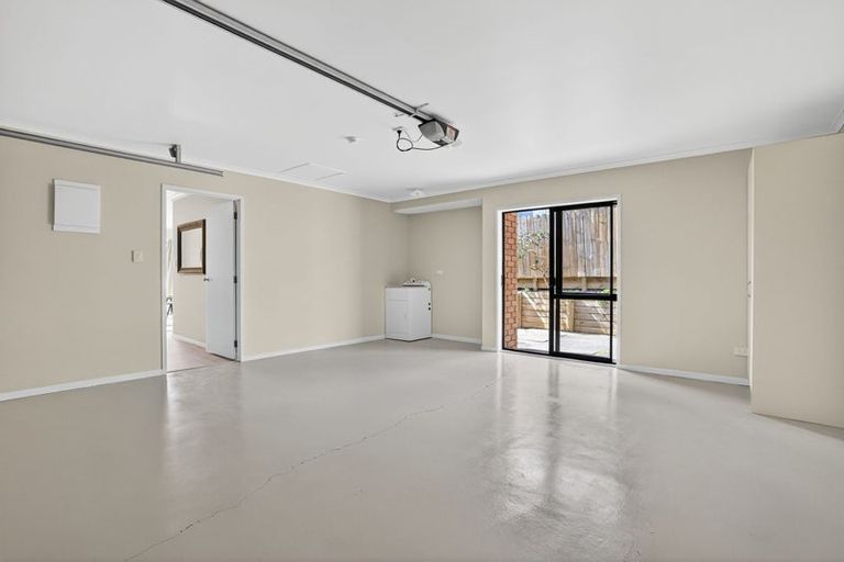 Photo of property in 61d Sabulite Road, Kelston, Auckland, 0602