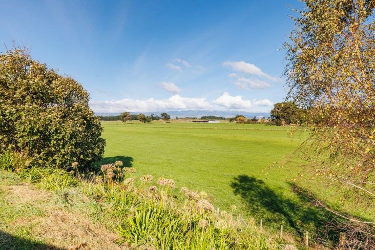 Photo of property in 18 Cummerfield Road, Foxton, 4891