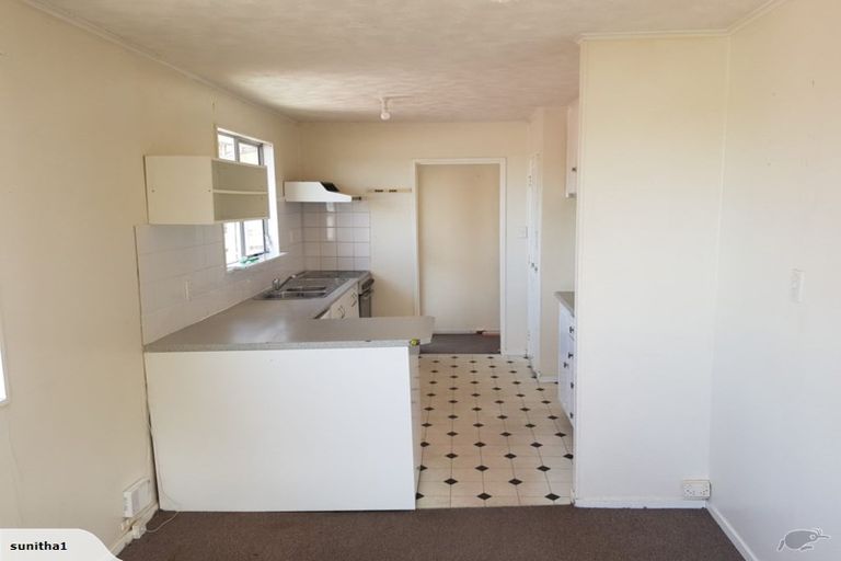 Photo of property in 4 Tacitus Place, Totara Vale, Auckland, 0629