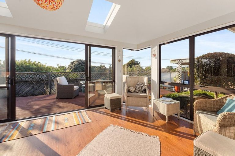 Photo of property in 6 Queens Road, Waikanae Beach, Waikanae, 5036