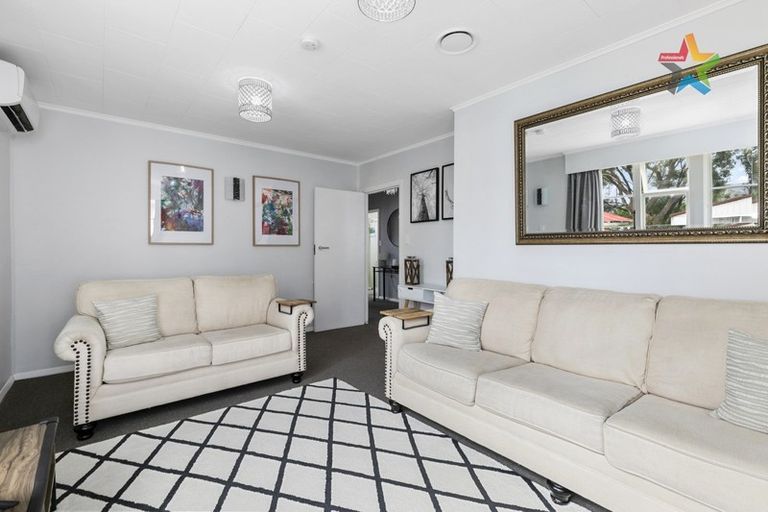 Photo of property in 43 Shearer Crescent, Naenae, Lower Hutt, 5011