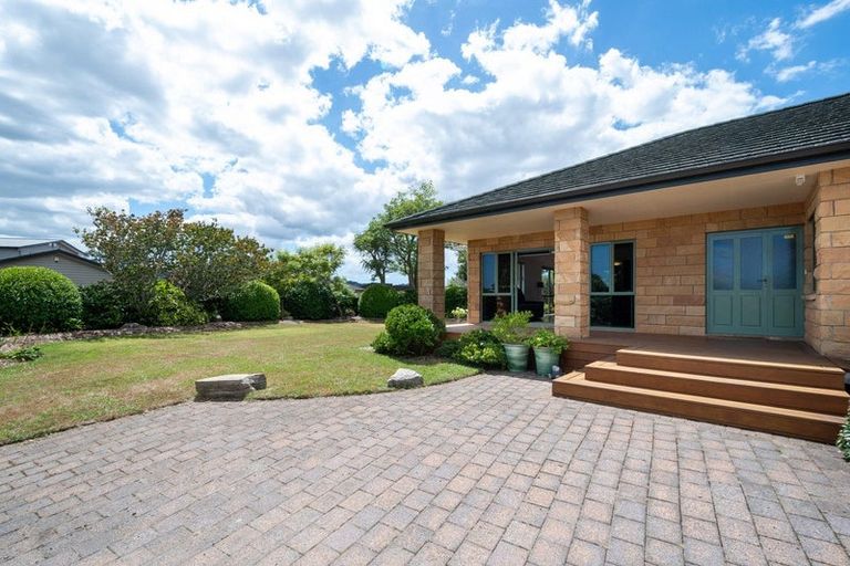 Photo of property in 29 Sunny Crescent, Huapai, Kumeu, 0810