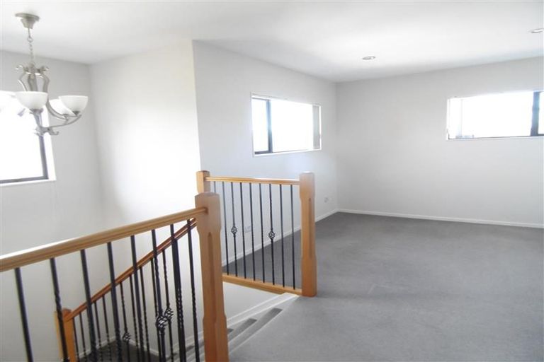 Photo of property in 11 Baker Street, Fairview Heights, Auckland, 0632