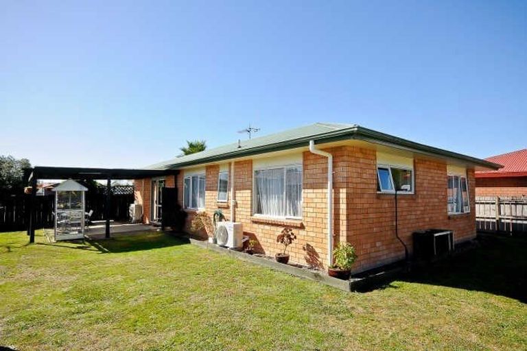 Photo of property in 13 Catalina Drive, Melville, Hamilton, 3206