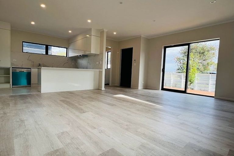 Photo of property in 82a Eversleigh Road, Belmont, Auckland, 0622