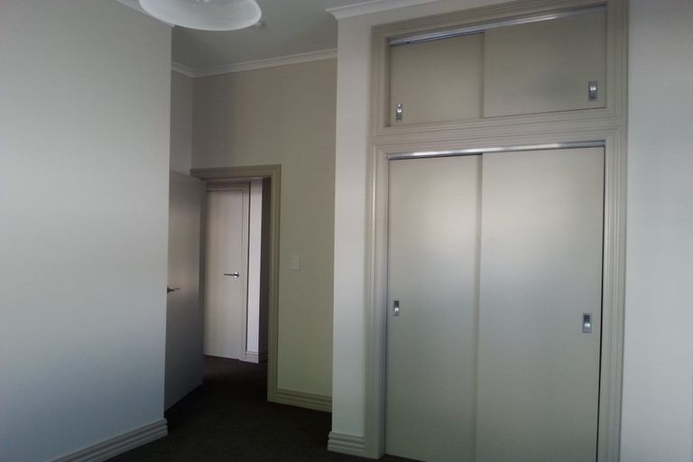 Photo of property in 7 Edge Hill, Mount Victoria, Wellington, 6011