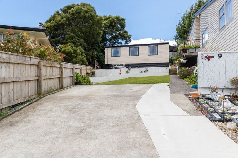 Photo of property in 9a Edelweiss Grove, Timberlea, Upper Hutt, 5018