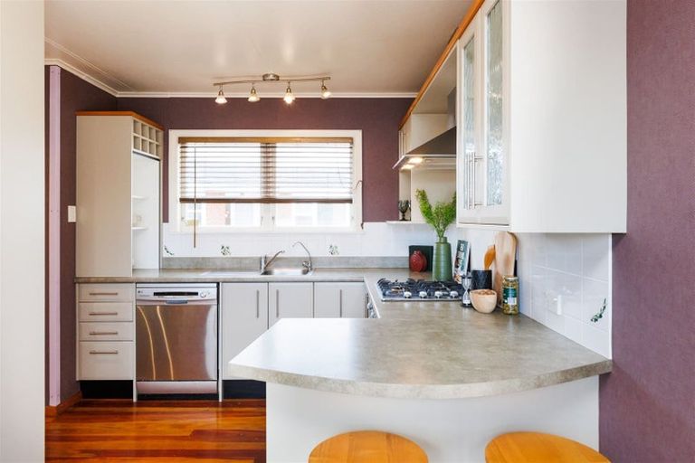 Photo of property in 39 Abraham Crescent, Milson, Palmerston North, 4414