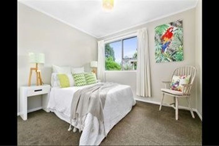 Photo of property in 32 Larissa Avenue, Henderson, Auckland, 0610