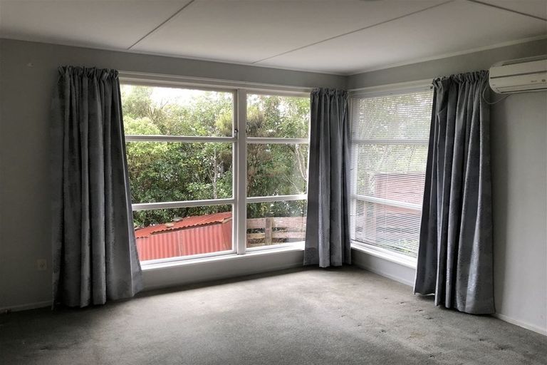 Photo of property in 72 Beazley Avenue, Paparangi, Wellington, 6037