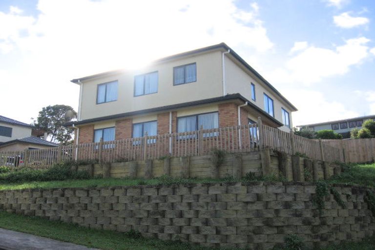Photo of property in 11 Piper Place, Goodwood Heights, Auckland, 2105
