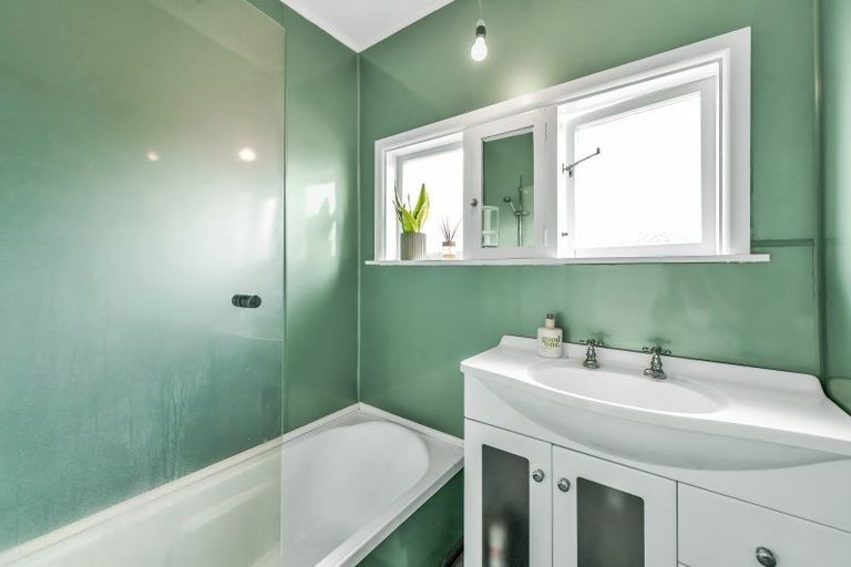 Photo of property in 39 Leeston And Lake Road, Leeston, 7632