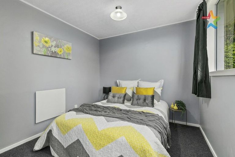 Photo of property in 14a Hawthorn Crescent, Stokes Valley, Lower Hutt, 5019
