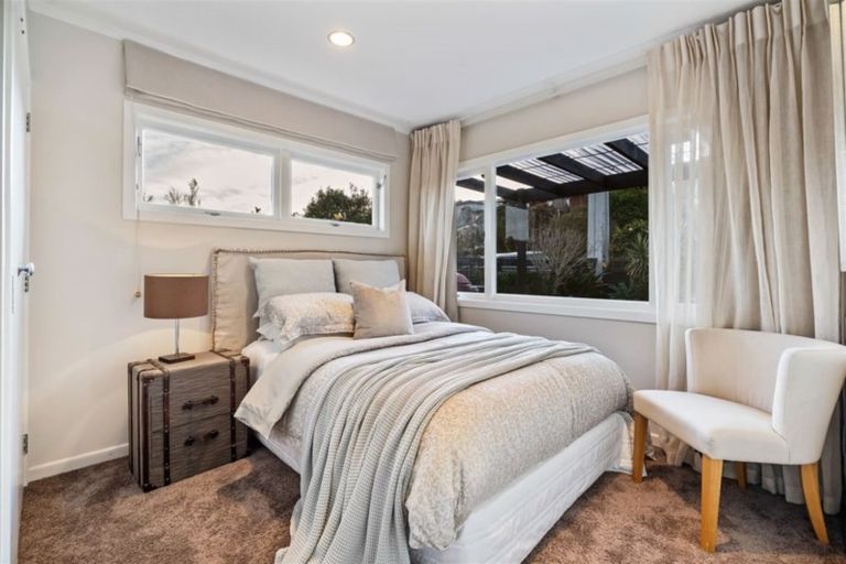 Photo of property in 44 Peter Terrace, Castor Bay, Auckland, 0620