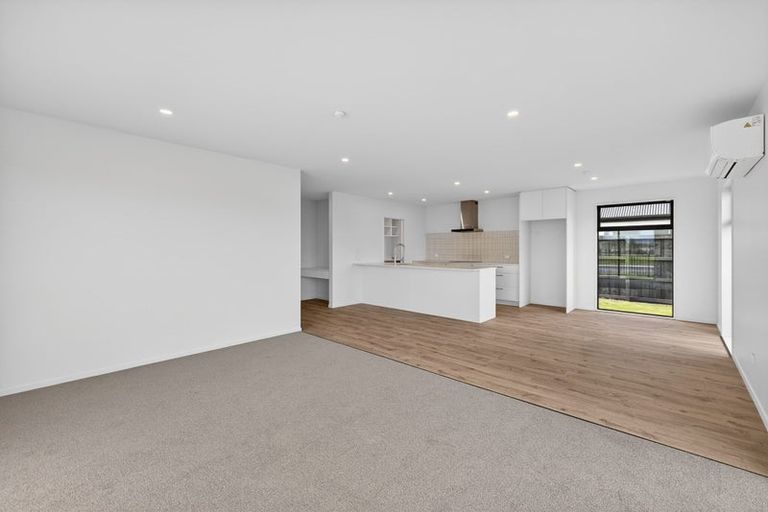 Photo of property in 49 Ruataniwha Avenue, Rangiora, 7400