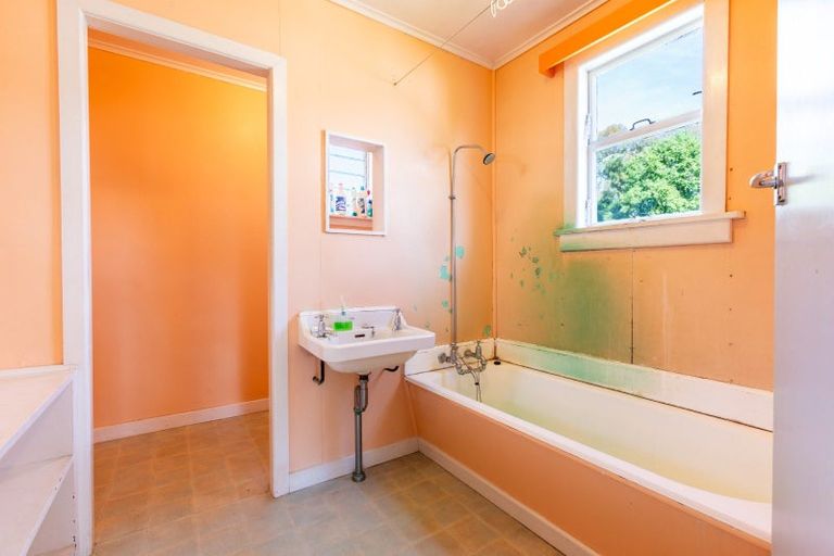 Photo of property in 65 Newman Road, Eketahuna, 4900