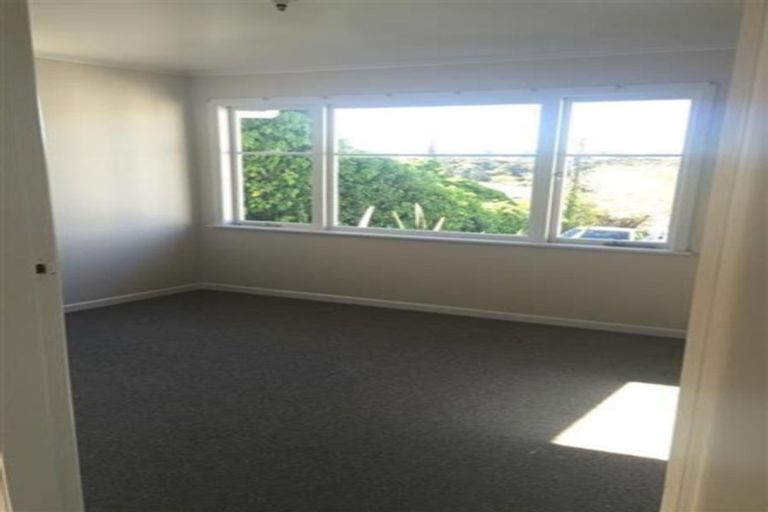 Photo of property in 21a Park Road, Glenfield, Auckland, 0629
