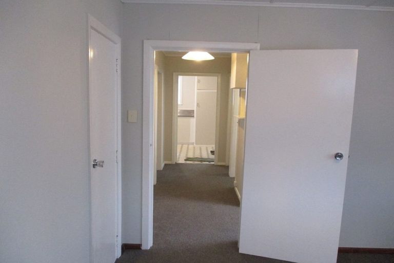 Photo of property in 19 Queenwood Road, Levin, 5510