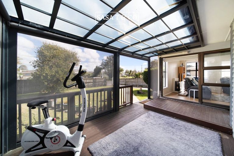 Photo of property in 29 Blake Road, Mangere East, Auckland, 2024