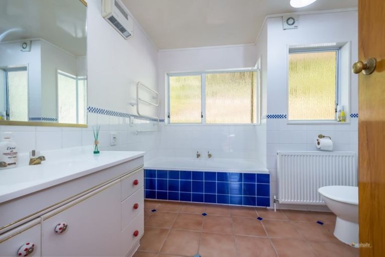 Photo of property in 124 Plateau Road, Te Marua, Upper Hutt, 5018