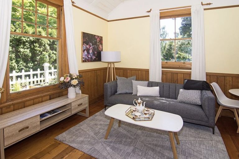 Photo of property in 16 Hilton Road, Carterton, 5713