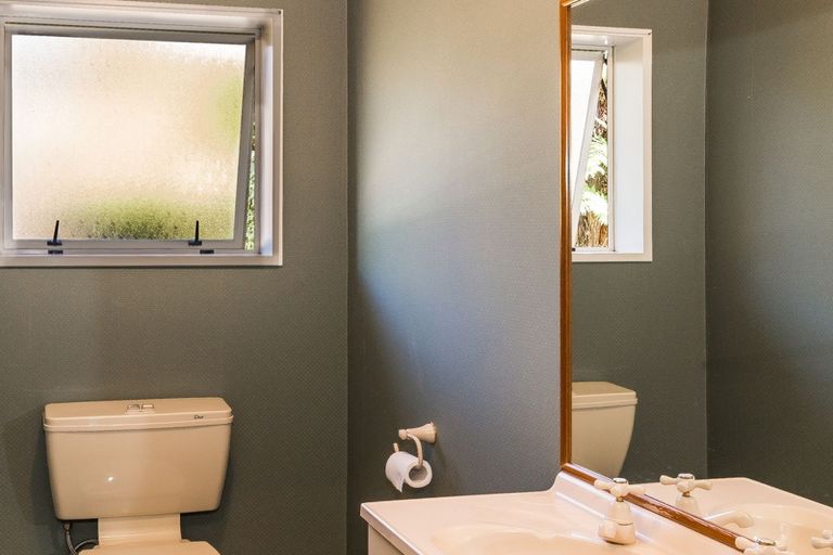 Photo of property in 29 Kenrigg Road East, Kinloch, Taupo, 3377