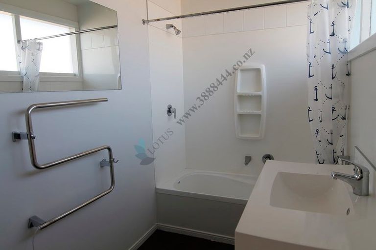 Photo of property in 39 Prestons Road, Redwood, Christchurch, 8051